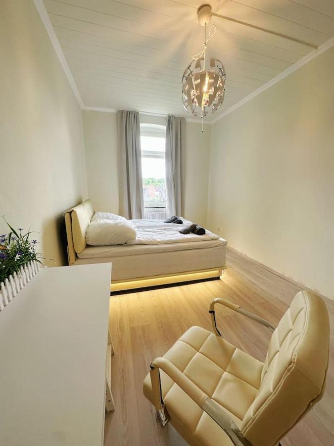 2 Schlafzimmer Waschenspuelmaschine Duisburgo Exterior foto