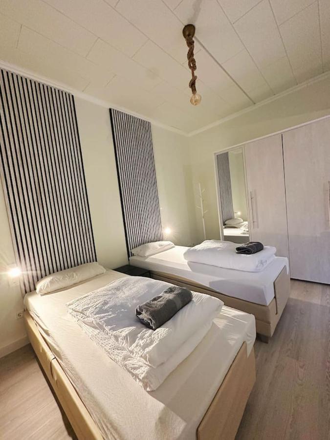 2 Schlafzimmer Waschenspuelmaschine Duisburgo Exterior foto